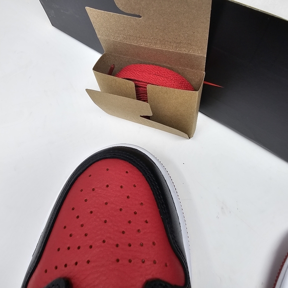 Air Jordan‎ 1 Low OG NC To Chicago Nike CZ0775 046 Womens Size 8.5 New With Box - Picture 9 of 11